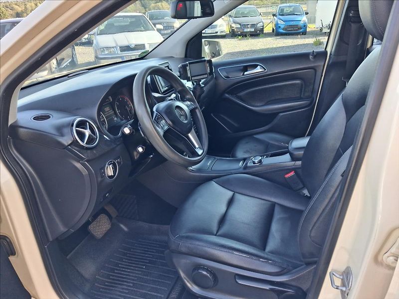 Mercedes-Benz Třídy B 1,8 TAXI - fotka 11 z 17