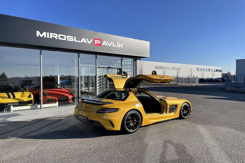 Mercedes-Benz SLS AMG BLACK SERIES - fotka 16 z 20