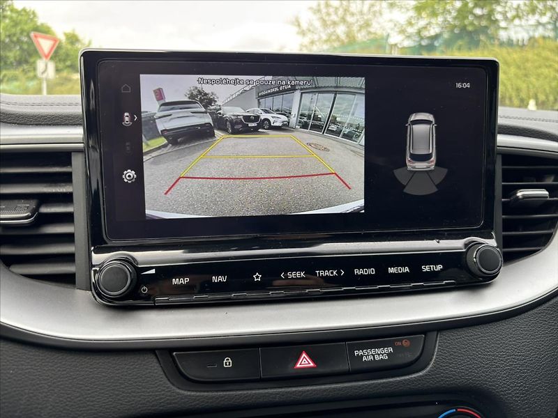 Kia Ceed 1,5 TGDi AT TOP ZÁRUKA ADAPTIV - fotka 17 z 45