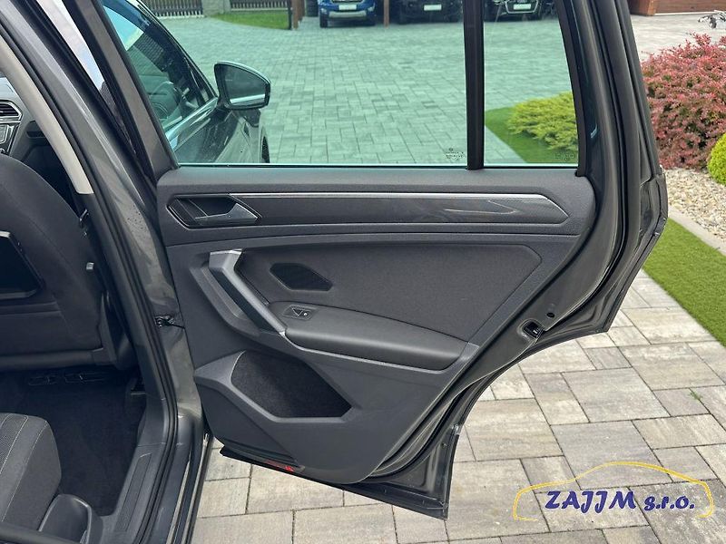 Volkswagen Tiguan 2.0TDI 4x4 + tažné, kamera - fotka 53 z 60