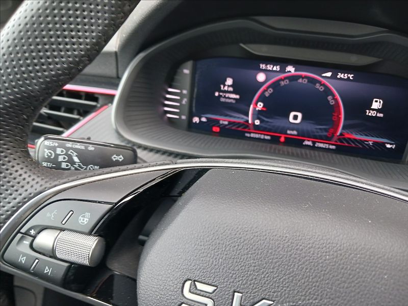 Škoda Scala 1,5 110 kW MONTE CARLO - fotka 25 z 31