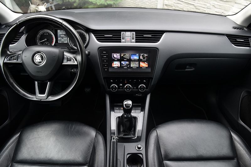 Škoda Octavia 1.4 TSi G-TEC STYLE, NAVI, LED - fotka 38 z 48