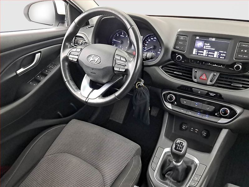 Hyundai i30 (2019) 1.6 CRDi, Tempomat - fotka 7 z 17