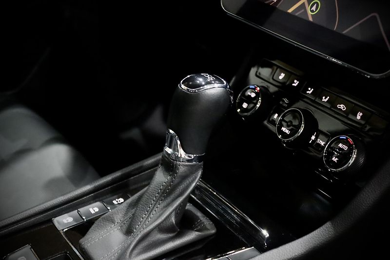 Škoda Superb 3 FL 2.0 TSI 140 kW DSG L&K - fotka 22 z 59
