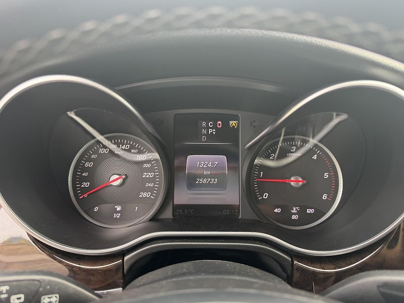 Mercedes-Benz Třídy V 250D XL AVANTGARDE 4MATIC - fotka 17 z 28