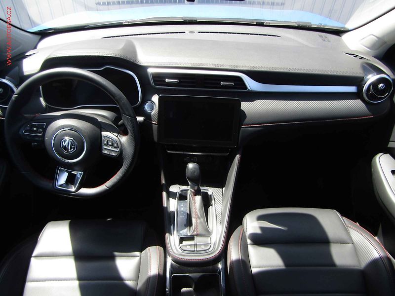 MG ZS (2022) 1.0 TGi, ČR, Exclusive - fotka 8 z 21