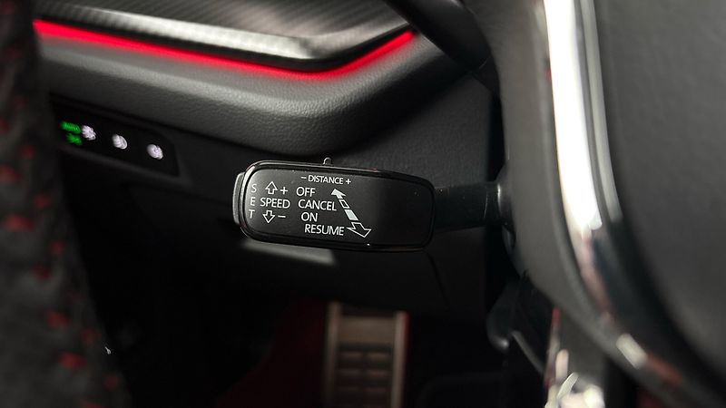 Škoda Octavia 2.0 TDI DSG 4x4 RS Combi - fotka 14 z 27