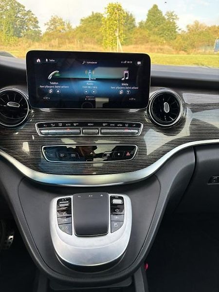 Mercedes-Benz Třídy V (2021) V 300 d 4MATIC AMG Line long - fotka 4 z 27