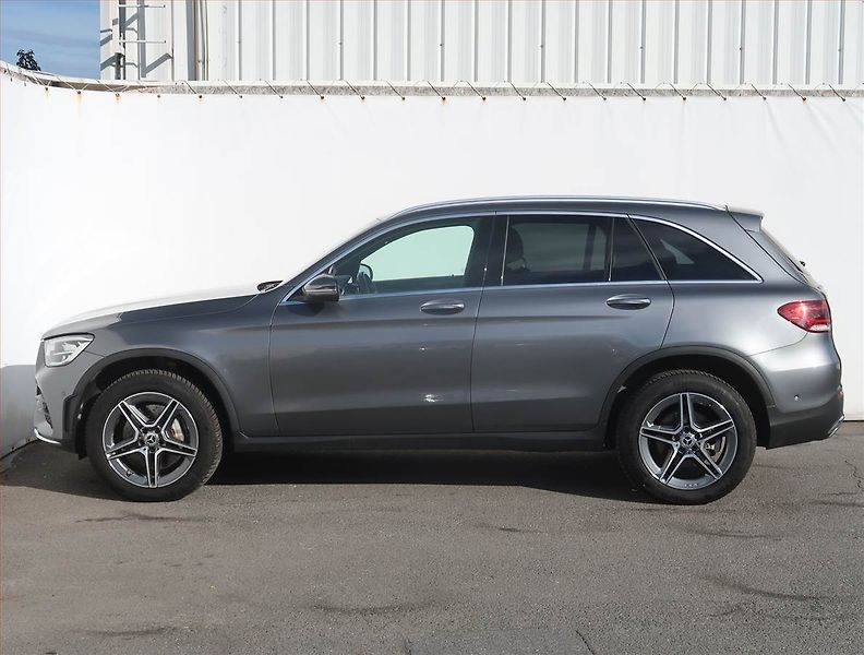 Mercedes-Benz GLC (2022) 300 de 4MATIC - fotka 3 z 25