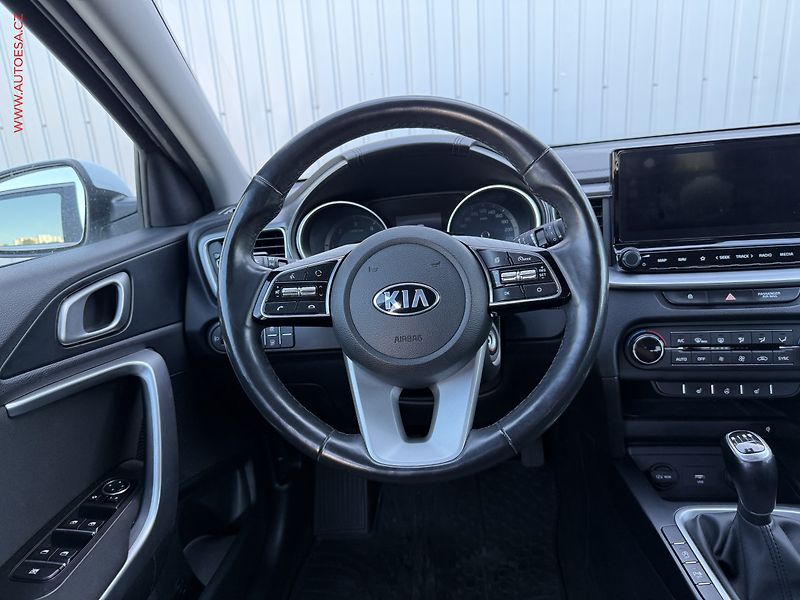 Kia Ceed (2019) 1.6 CRDi, 1.maj,ČR, Exclusive - fotka 13 z 18