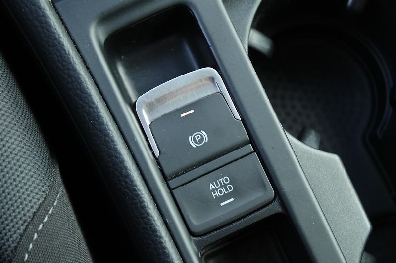 Volkswagen Golf 1.6 TDI 81kW BLUE MOTION ČR - fotka 19 z 23
