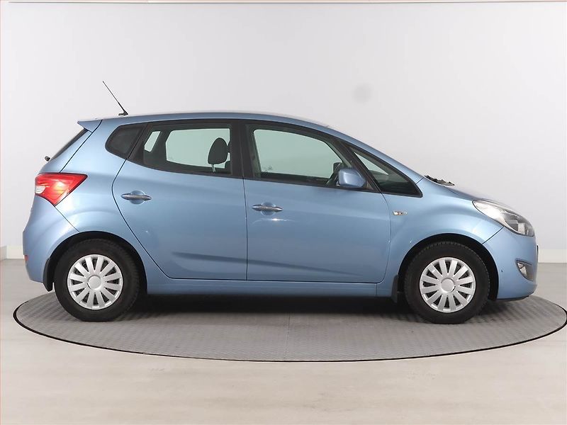 Hyundai ix20 (2012) 1.6 CVVT - fotka 6 z 15