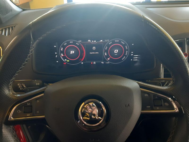 Škoda Karoq 2.0 TDI 4x4 SPORTLINE          - fotka 14 z 26