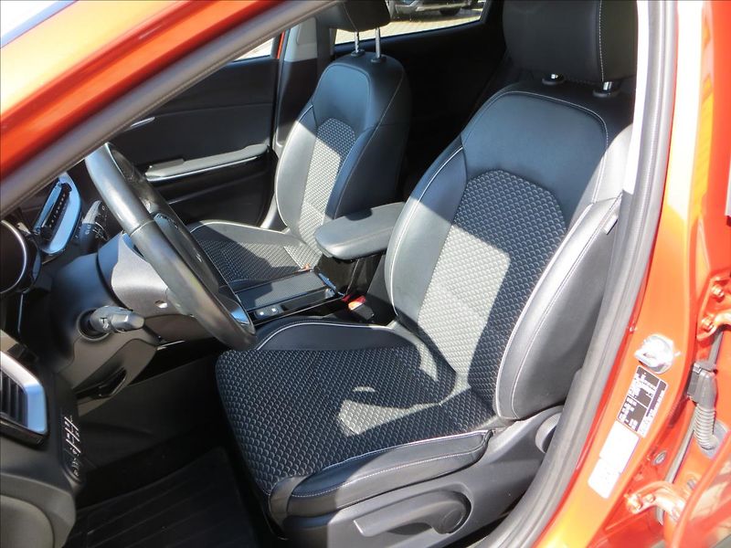 Kia XCeed 1,5 T-GDI 118kW Exclusive ČR - fotka 13 z 26