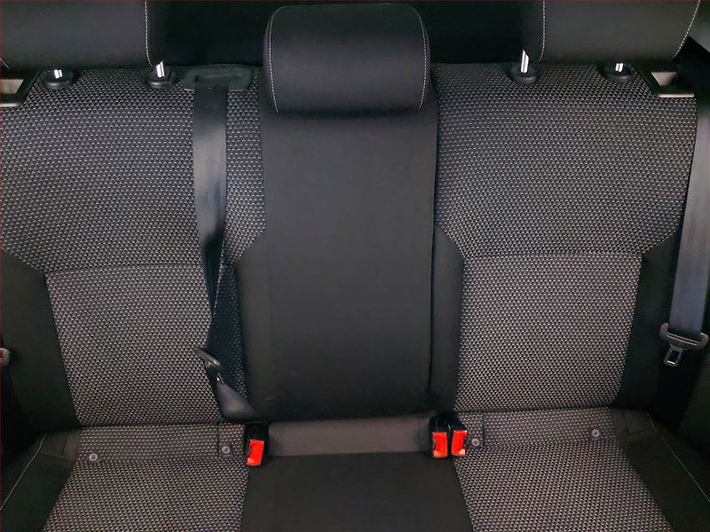 Škoda Rapid (2013) Elegance 1.2 TSI, Tempomat - fotka 10 z 16