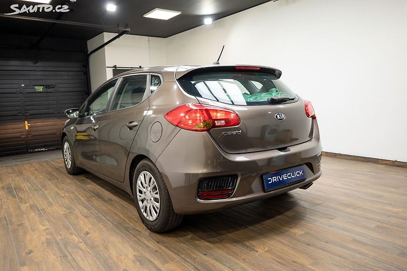 Kia Ceed 1.4 CVVT 74 kW serv.kniha - fotka 6 z 27