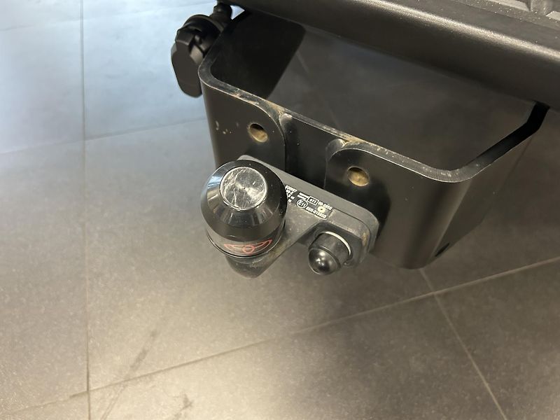 Toyota Hilux (2021) 2.8D-4D Double Cab 4x4 JBL - fotka 26 z 26