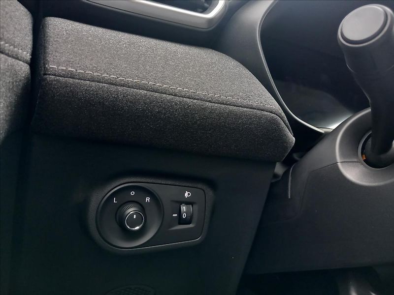 MG ZS (2025) 1,5 ESSENTIAL Hybrid+ - fotka 13 z 18