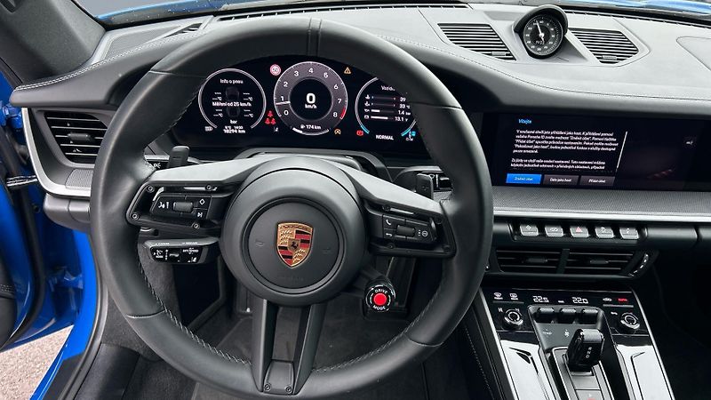 Porsche 911 Carrera - fotka 20 z 29