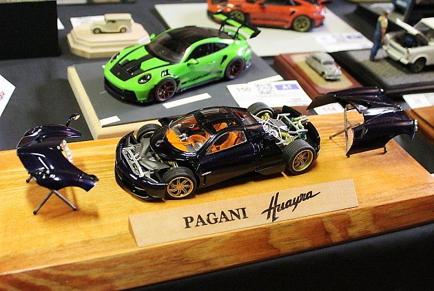 Nádherně vytuněný model Pagani Huayra v měřítku 1:24 na výstavě v Telnici., zdroj: Deník/Edvard D. Beneš