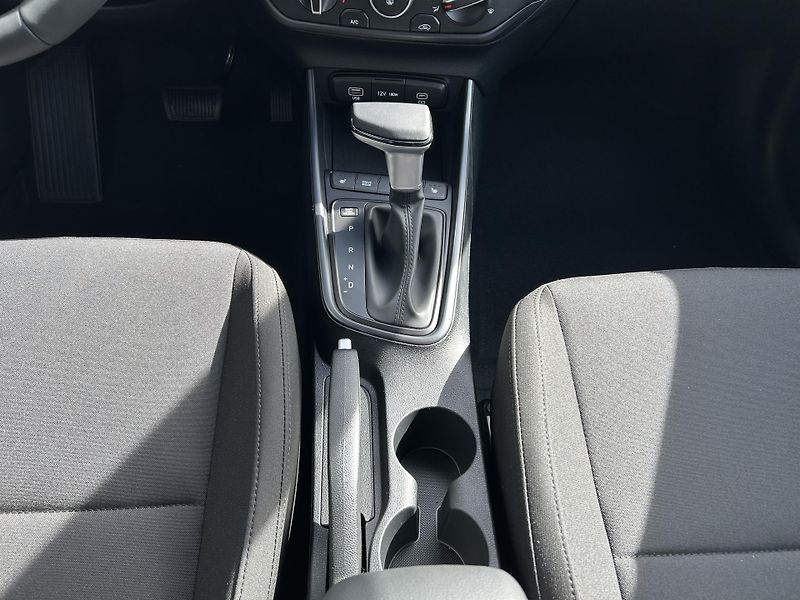 Hyundai i20 26 1,0 T-GDI DCT GO PLUS! - fotka 29 z 29
