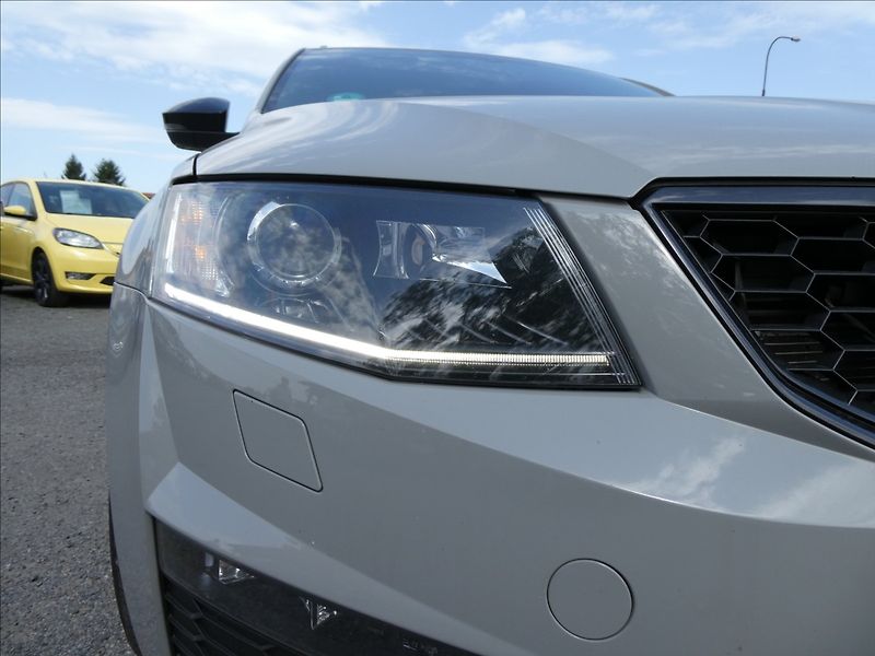 Škoda Octavia 2,0 TSi 162kW RS NAVI,EL. ŠÍBR - fotka 5 z 47