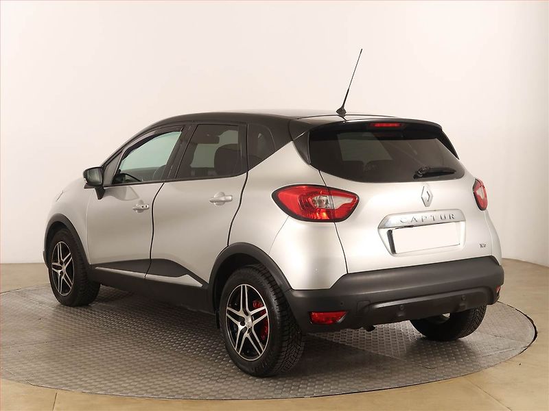 Renault Captur (2014) 1.2 TCe, Automat, Navi - fotka 4 z 17