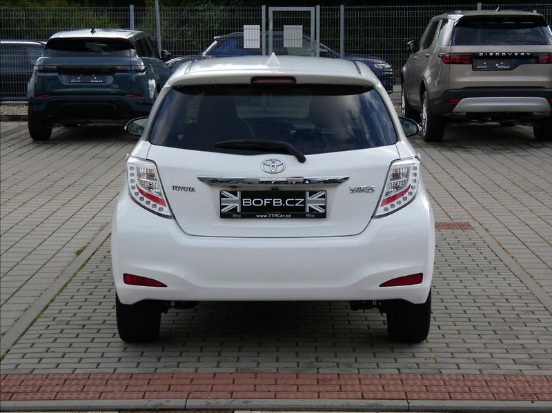 Toyota Yaris 1,3 1.33 VVT-i Trend,ČR,kamera - fotka 8 z 33