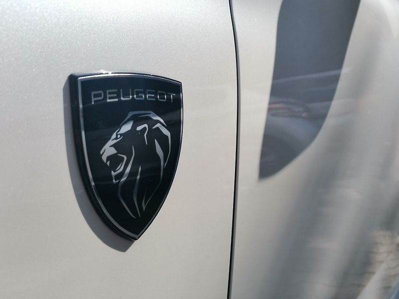 Peugeot 308 SW GT Plugin HYBRID 225 e-EAT8 - fotka 10 z 11