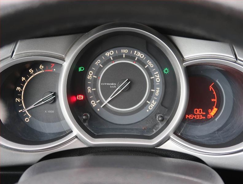Citroën C3 (2012) 1.4 i, nová STK, CZ doklady - fotka 11 z 16