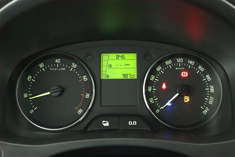 Škoda Fabia (2011) 1.2 TSI, nová STK, pěkný stav - fotka 8 z 10