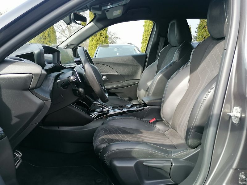 Peugeot 2008 (2021) 1.2 PureTech GT-Line AT/8 LED - fotka 9 z 33