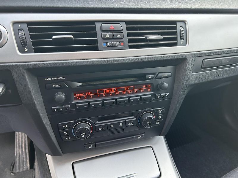BMW Řada 3 320i  - fotka 30 z 51
