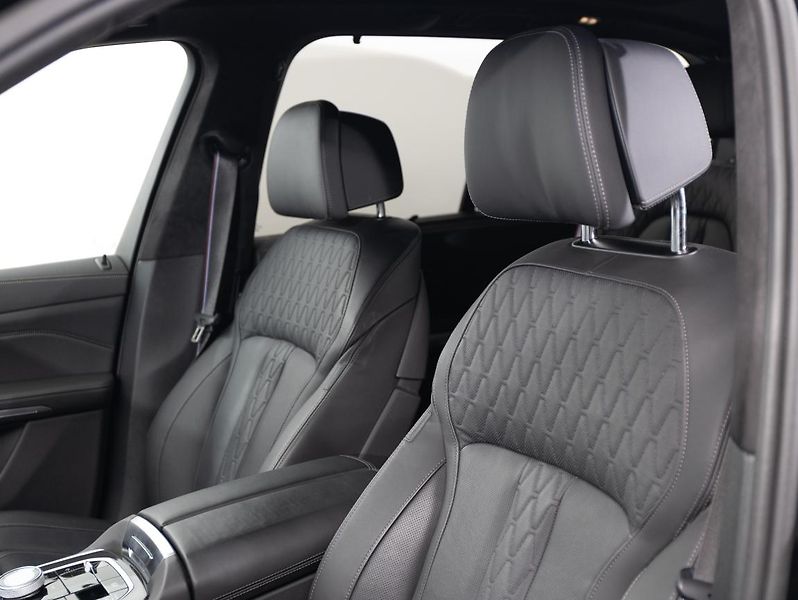 BMW X5 xDrive30d - fotka 19 z 22