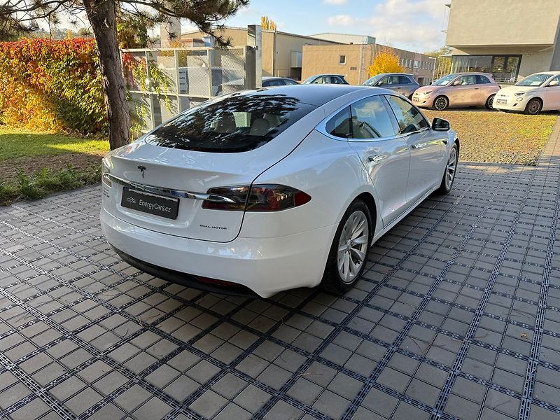 Tesla Model S Long Range Plus AWD EAP - fotka 35 z 37