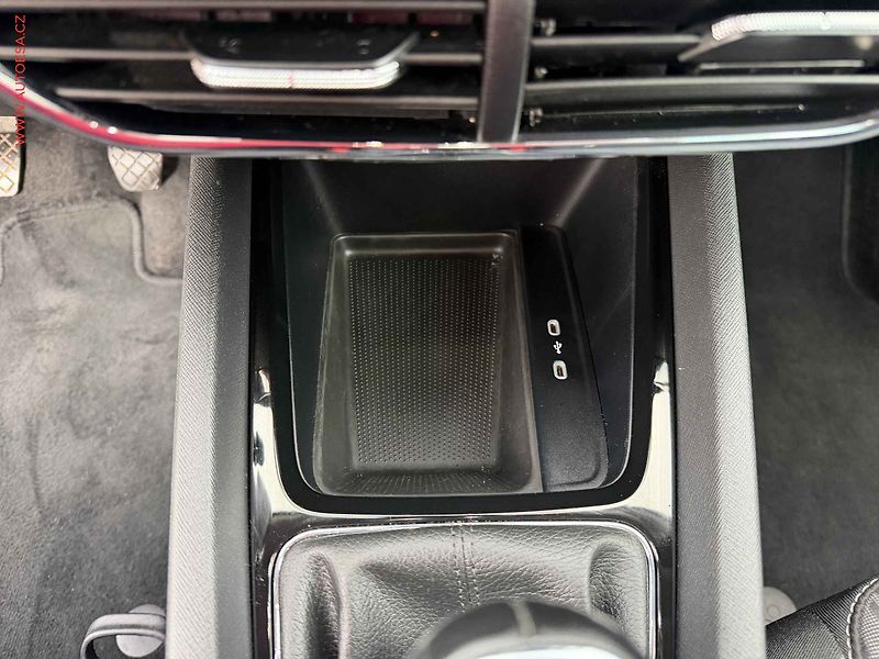 Škoda Octavia (2022) 1.5 TSi, 2.maj,ČR, Style - fotka 15 z 20