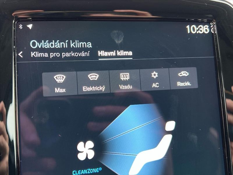 Volvo XC90 2,0 173 kW AWD 8A/T INSCRIPTIO - fotka 29 z 32