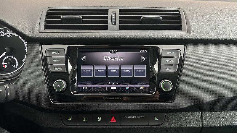 Škoda Fabia 1.0 TSI Ambition Combi - fotka 11 z 24
