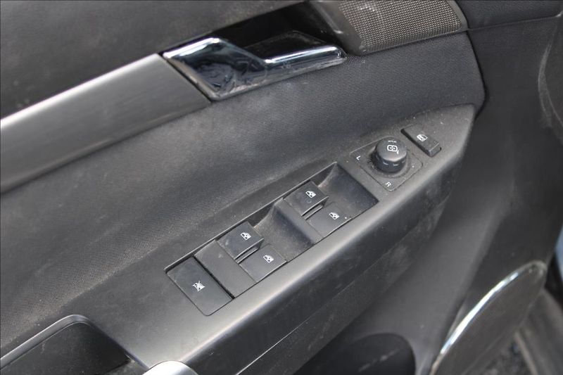 Opel Antara 2,0 CDTi  4 x 4, TAŽNÉ - fotka 13 z 23