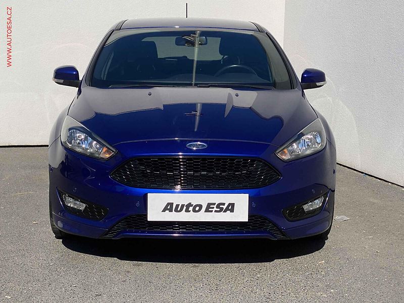 Ford Focus (2018) 2.0 TDCi, ST-Line, navi, TZ - fotka 2 z 17