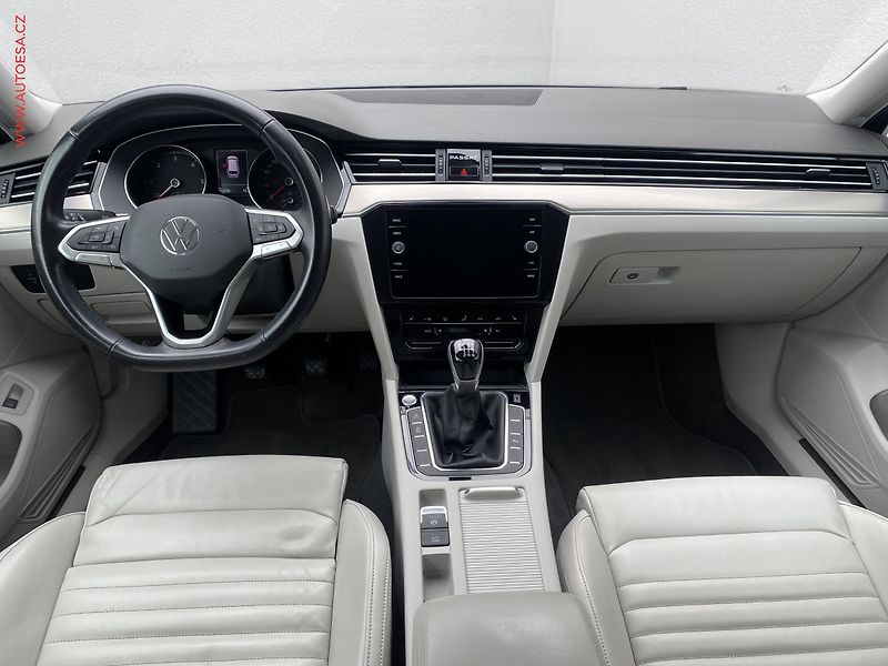 Volkswagen Passat (2021) 2.0 TDi, ČR, Elegance, LED - fotka 8 z 20