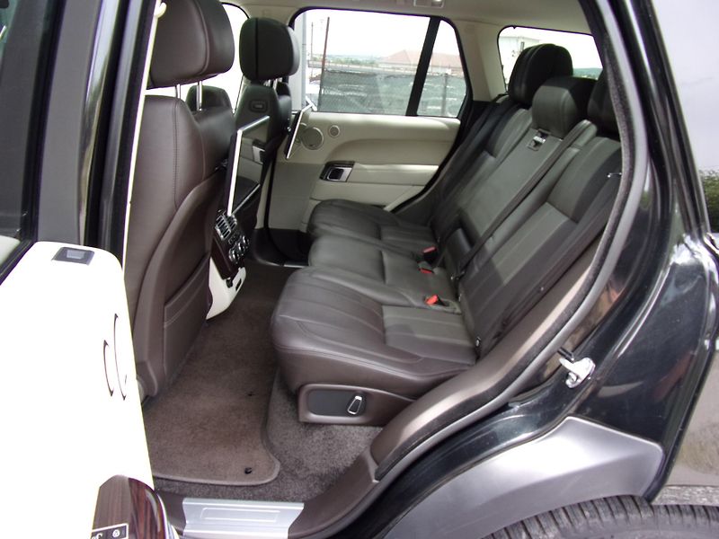 Land Rover Range Rover (2014) 3.0TDV6 190kW VOGUE ČR DPH TOP - fotka 20 z 36