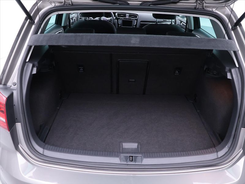 Volkswagen Golf 1,4 TSI 110kW Highline Navi - fotka 10 z 34