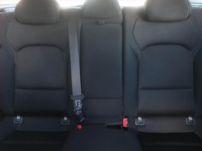 Hyundai i30 (2019) 1.6 CRDi, Tempomat - fotka 10 z 18
