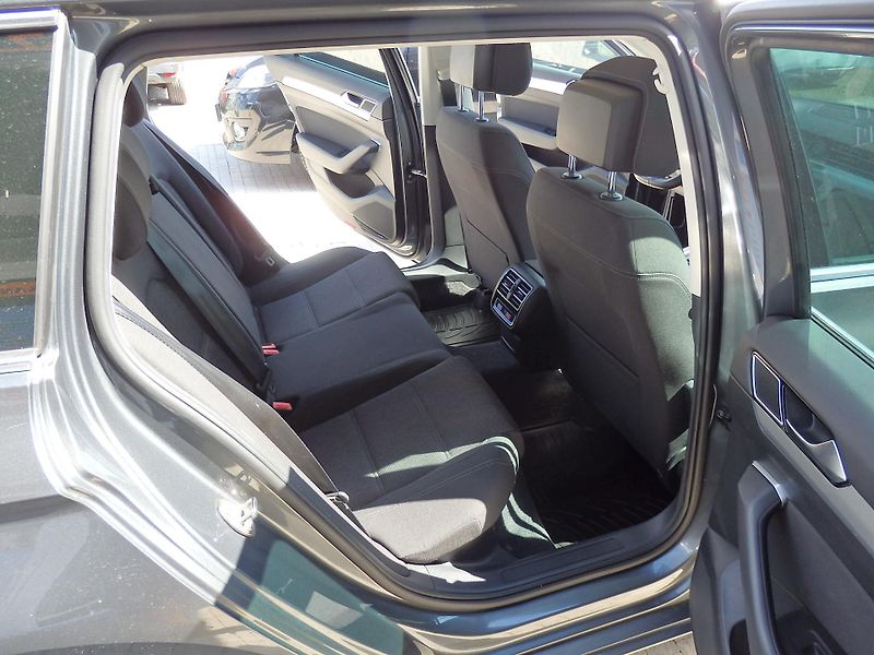 Volkswagen Passat 2.0 TDI 6x AIRBAG, DIGI. KLIMA - fotka 10 z 20
