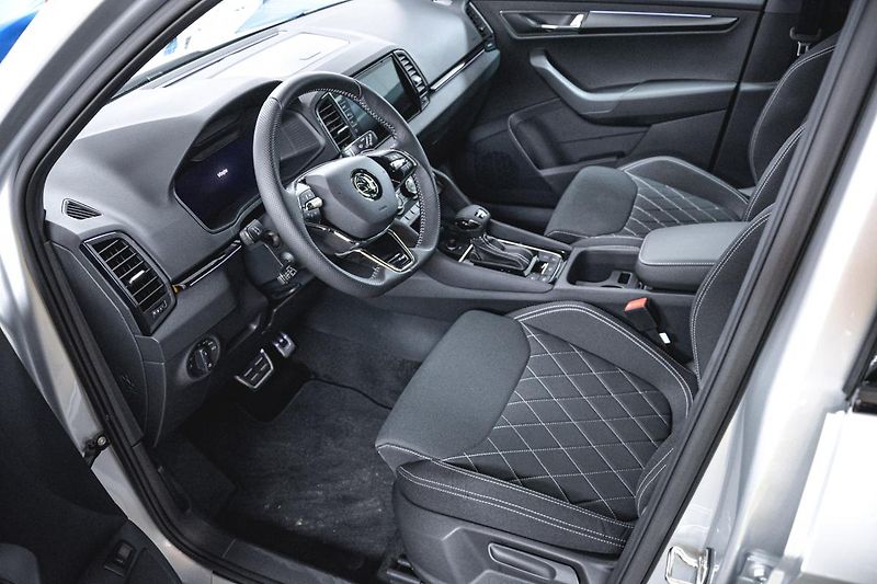 Škoda Karoq 2,0Tdi Exclusive 7ST DSG 4x4 Z - fotka 29 z 33