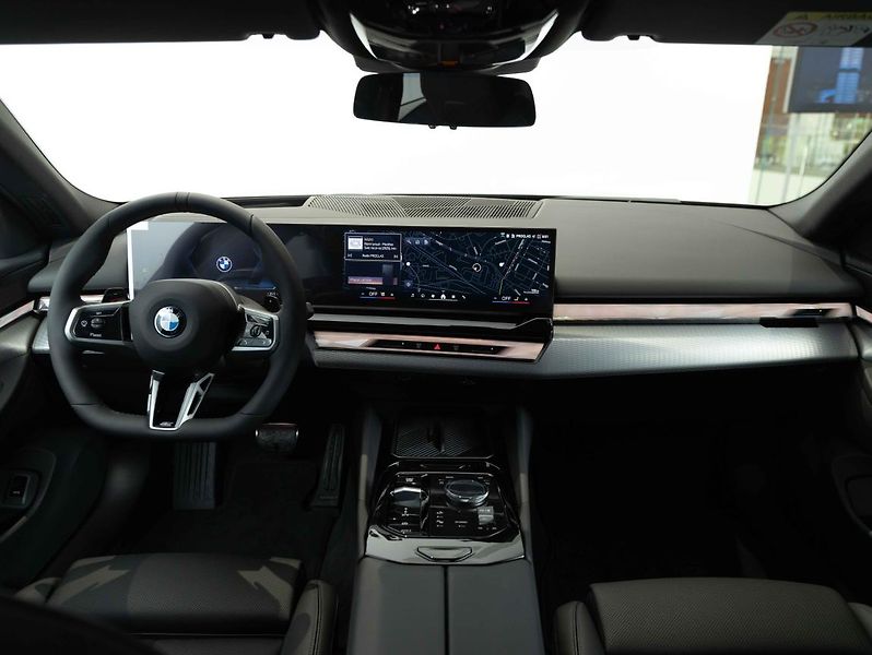 BMW Řada 5 540d xDrive Touring - fotka 6 z 6