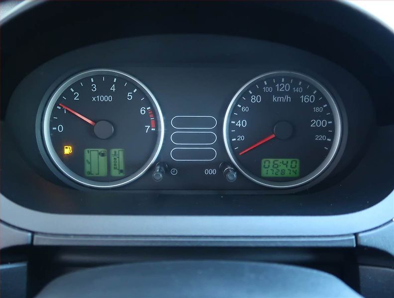 Ford Fiesta (2005) 1.3 i, nová STK, levný provoz - fotka 11 z 13