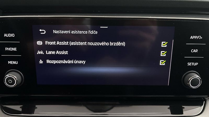 Škoda Octavia 2.0 TDI DSG Ambition - fotka 23 z 24