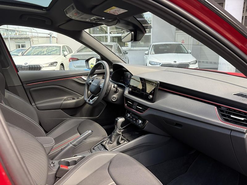 Škoda Scala 1.5TSi DSG Monte Carlo 110kW - fotka 13 z 22